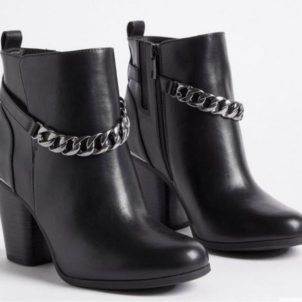 Chain Heel Bootie - Black - Size 7.5WW NWT